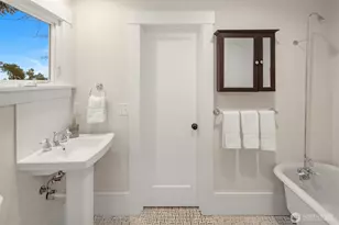 8016 17th Ave NE, Seattle, WA 98115 - Photo 15