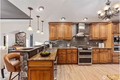 814 N 32nd Street, Renton, WA 98056 - Photo 9