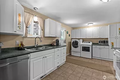 20220 8th Avenue S, Des Moines, WA 98198 - Photo 7