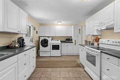 20220 8th Avenue S, Des Moines, WA 98198 - Photo 9