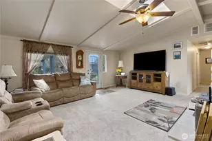 2124 Firland Dr, Puyallup, WA 98371 - Photo 3