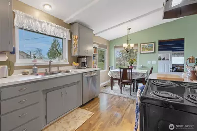 2124 Firland Drive, Puyallup, WA 98371 - Photo 7