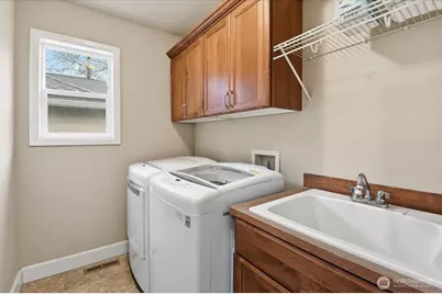 26050 SE 23rd Place, Sammamish, WA 98075 - Photo 29