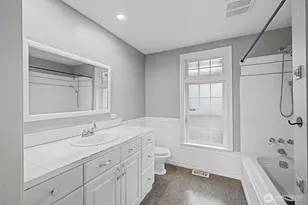 2502 NE 7th St, Renton, WA 98056 - Photo 9