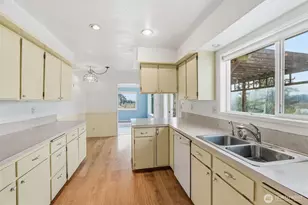 319 N 3rd St, Kalama, WA 98625 - Photo 13