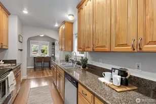 1516 NE 96th St, Seattle, WA 98115 - Photo 15