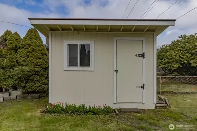 1060 Lynnwood Avenue NE, Renton, WA 98056 - Photo 37