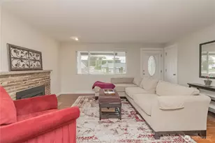 1060 Lynnwood Ave NE, Renton, WA 98056 - Photo 7