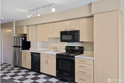 1100 106th Avenue NE #508, Bellevue, WA 98004 - Photo 9