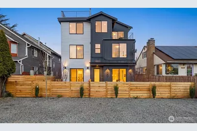518 N 102nd Street, Seattle, WA 98133 - Photo 1