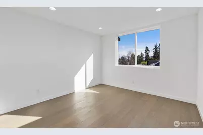 518 N 102nd Street, Seattle, WA 98133 - Photo 9