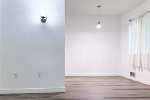 12230 SE 60th St, Bellevue, WA 98006 - Photo 5