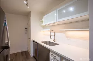 12230 SE 60th St, Bellevue, WA 98006 - Photo 11