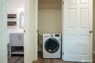 12230 SE 60th St, Bellevue, WA 98006 - Photo 13