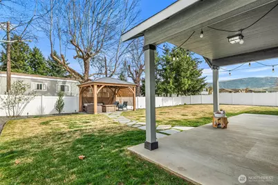 1989 4th St SE, East Wenatchee, WA 98802 - Photo 29