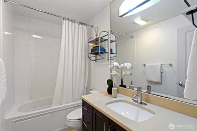 11054 NE 33rd Place #B7, Bellevue, WA 98004 - Photo 21