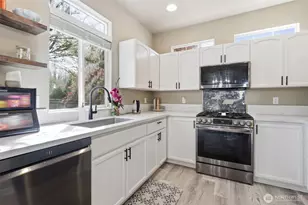 19405 SE 33rd St, Camas, WA 98607 - Photo 7