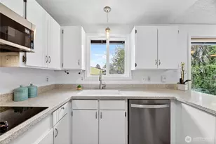 927 S 240th Pl, Des Moines, WA 98198 - Photo 13