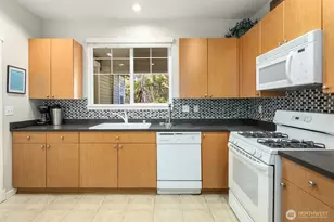 325 S 51st St, Renton, WA 98055 - Photo 35