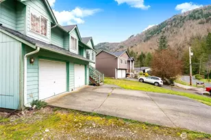 2951 Green Valley Dr, Maple Falls, WA 98266 - Photo 5