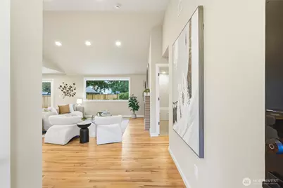 8810 NE 138th Street, Kirkland, WA 98034 - Photo 3