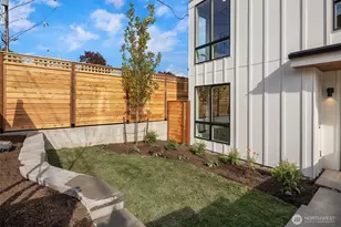 4417 2nd Ave NE, Seattle, WA 98105 - Photo 3