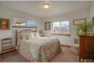 647 S Newton Avenue, East Wenatchee, WA 98802 - Photo 33