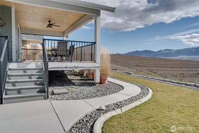 647 S Newton Avenue, East Wenatchee, WA 98802 - Photo 3