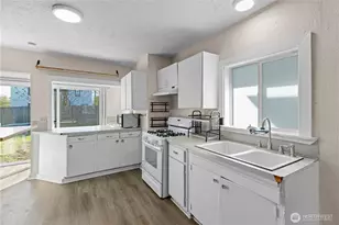 916 Pleasant Ave, Bremerton, WA 98337 - Photo 11