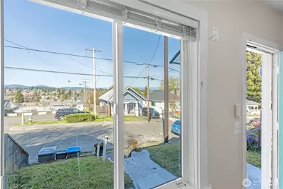 916 Pleasant Avenue, Bremerton, WA 98337 - Photo 3