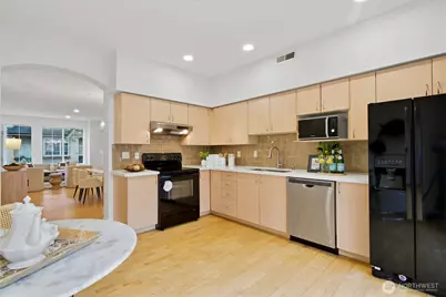 18275 NE 97th Way #103, Redmond, WA 98052 - Photo 11