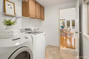 8550 NE 28th St, Hunts Point, WA 98004 - Photo 31