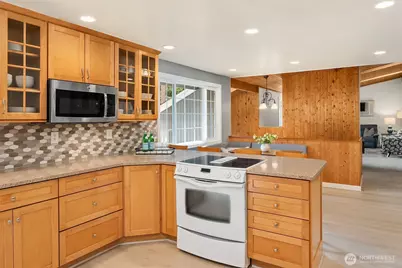 19522 NE 181st Street, Woodinville, WA 98077 - Photo 13