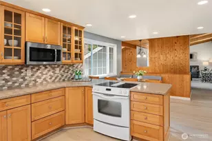 19522 NE 181st St, Woodinville, WA 98077 - Photo 13