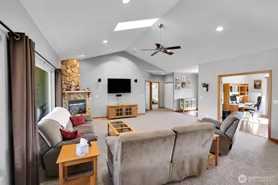 16100 159th Lane SE, Yelm, WA 98597 - Photo 7