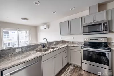 1651 SW Mulberry #E303, Oak Harbor, WA 98277 - Photo 11