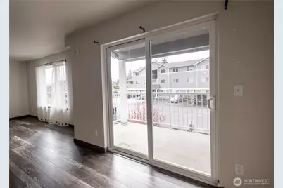 1651 SW Mulberry #E303, Oak Harbor, WA 98277 - Photo 9