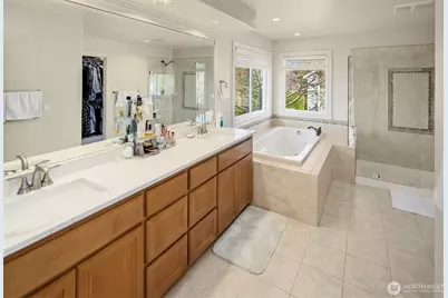 27520 SE 28th Court, Sammamish, WA 98075 - Photo 31