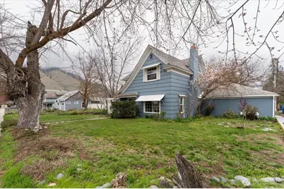 225 S Division Street, Cashmere, WA 98815 - Photo 1