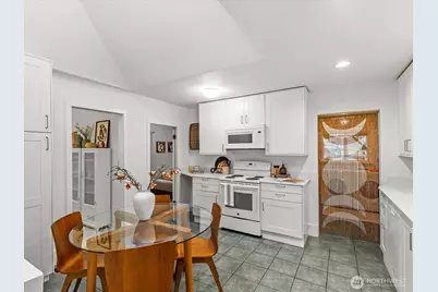 8117 17th Avenue SW, Seattle, WA 98106 - Photo 9