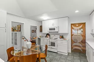 8117 17th Ave SW, Seattle, WA 98106 - Photo 9