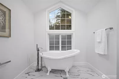 1626 W Beaver Lake Drive SE, Sammamish, WA 98075 - Photo 25