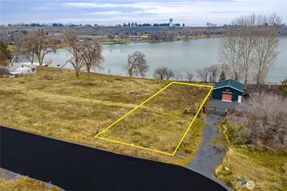 15 Valley Road NE #15, Moses Lake, WA 98837 - Photo 1