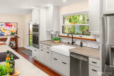 12211 SE 63rd Place, Bellevue, WA 98006 - Photo 15