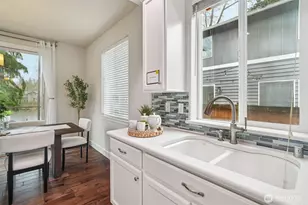 12219 NE 105th St, Kirkland, WA 98033 - Photo 13