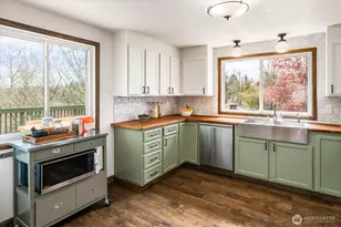 9642 Beacon Ave S, Seattle, WA 98118 - Photo 13