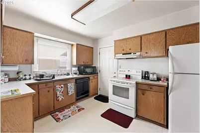 1202 21st Avenue, Longview, WA 98632 - Photo 11