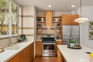 114 N 39th St, Seattle, WA 98103 - Photo 5