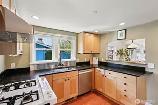 8752 2nd Ave NW, Seattle, WA 98117 - Photo 11