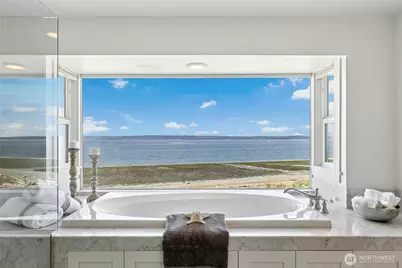 15628 Point Monroe Drive NE, Bainbridge Island, WA 98110 - Photo 17